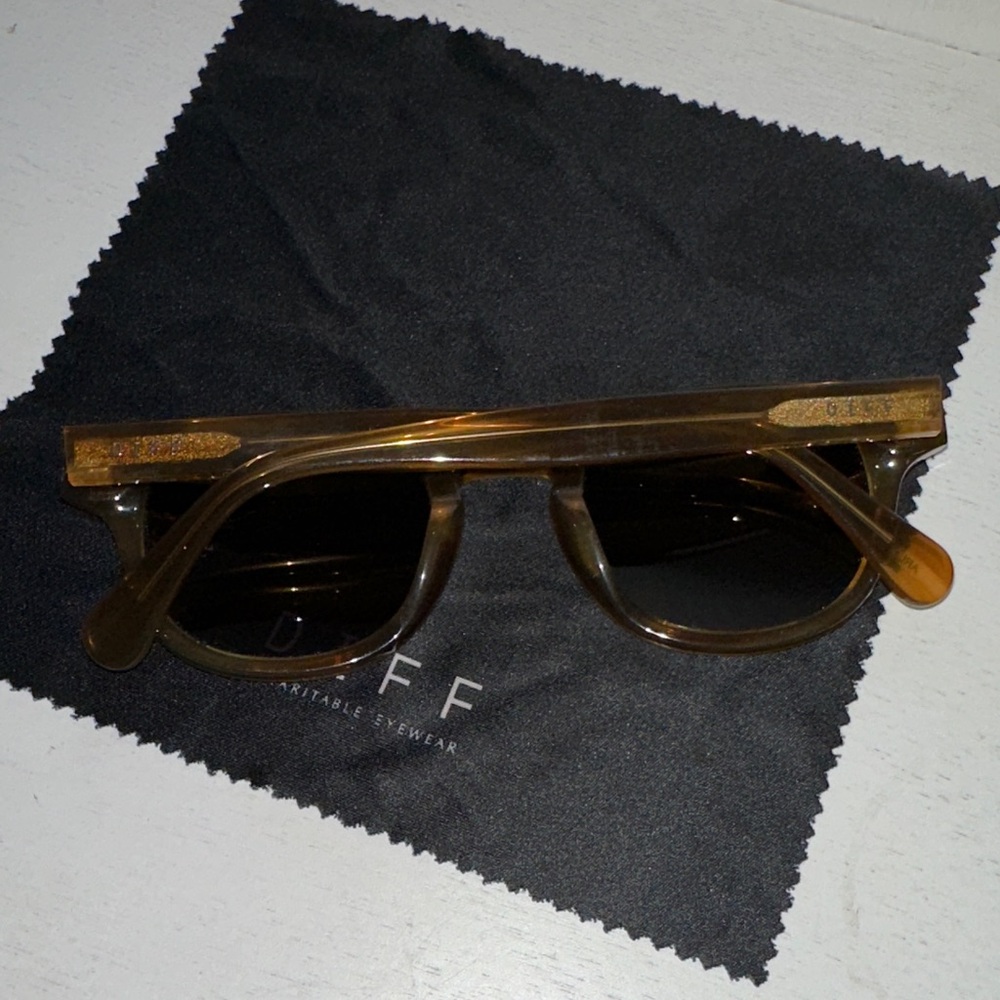 Diff Eyewear Brown Tortoise Round Sunglasses - image 4